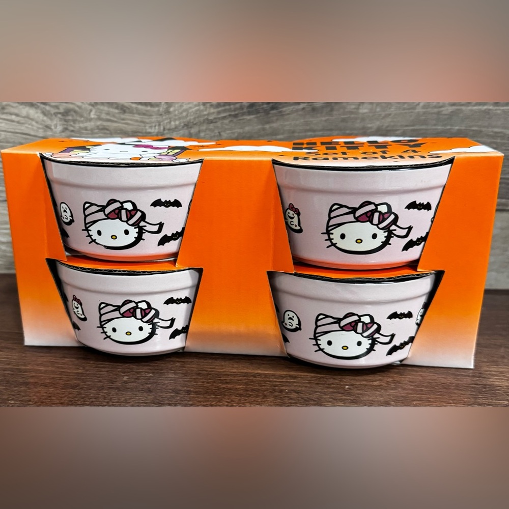 Super Cute Halloween Hello Kitty set of 4 Ramekins - NEW